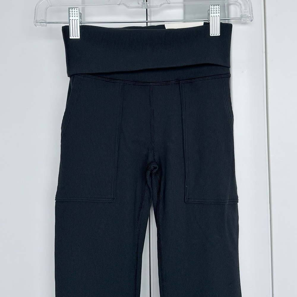 (S) NWT Offline by Aerie Ribbed Super Flare Leggings - Picture 4 of 6